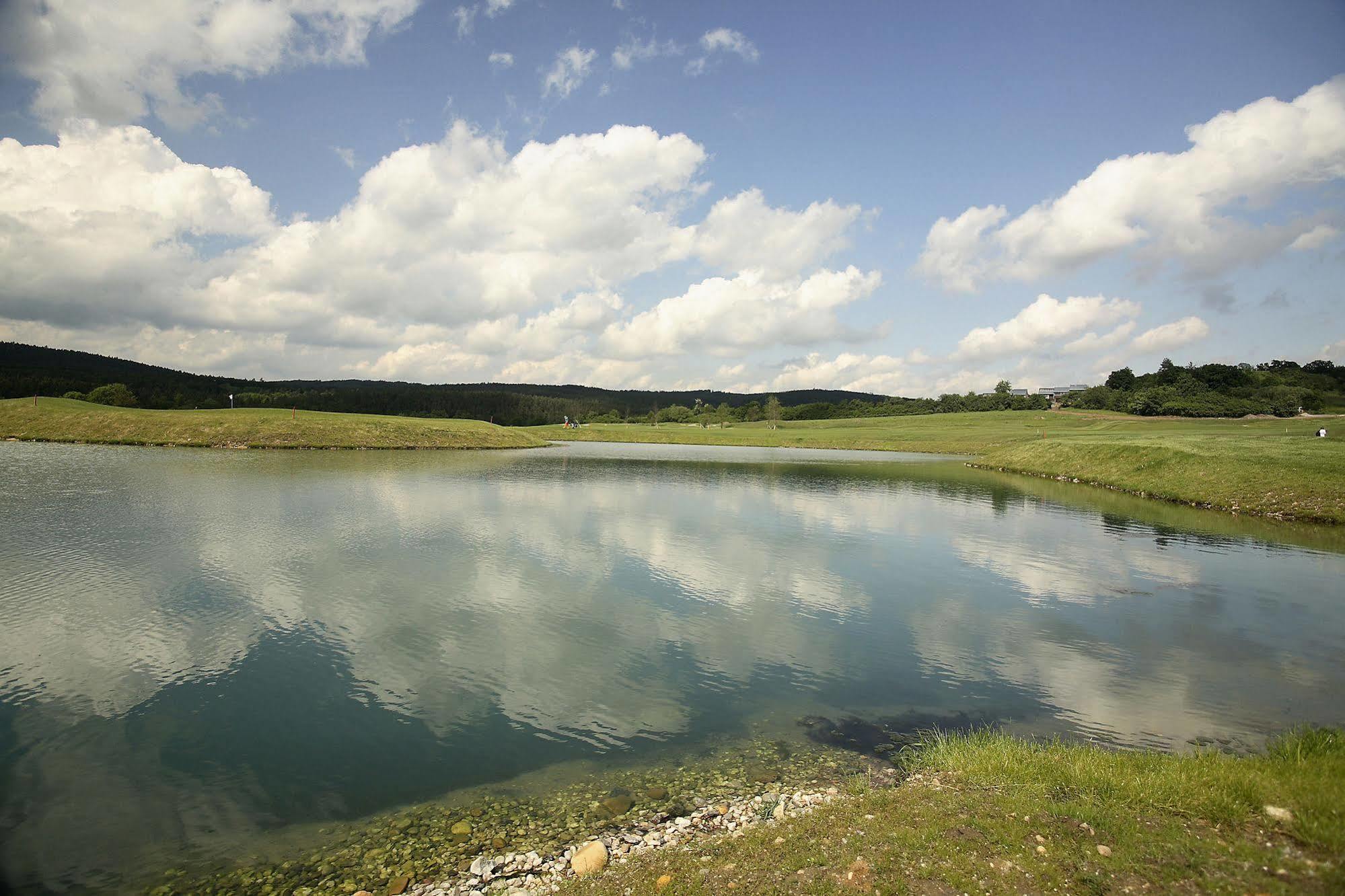 Hotel Beroun Golf Club Bagian luar foto